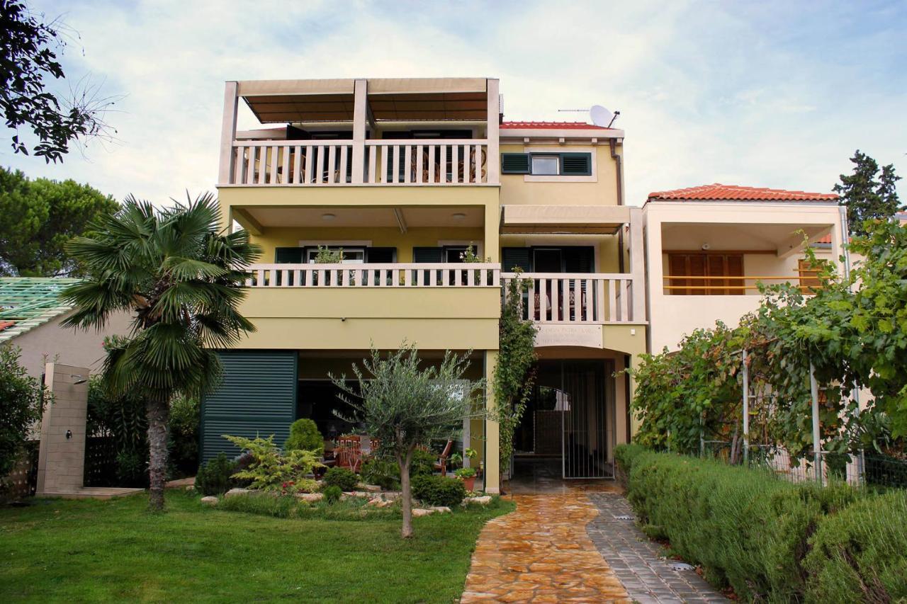 Apartments Petra I Karlo Turanj Esterno foto