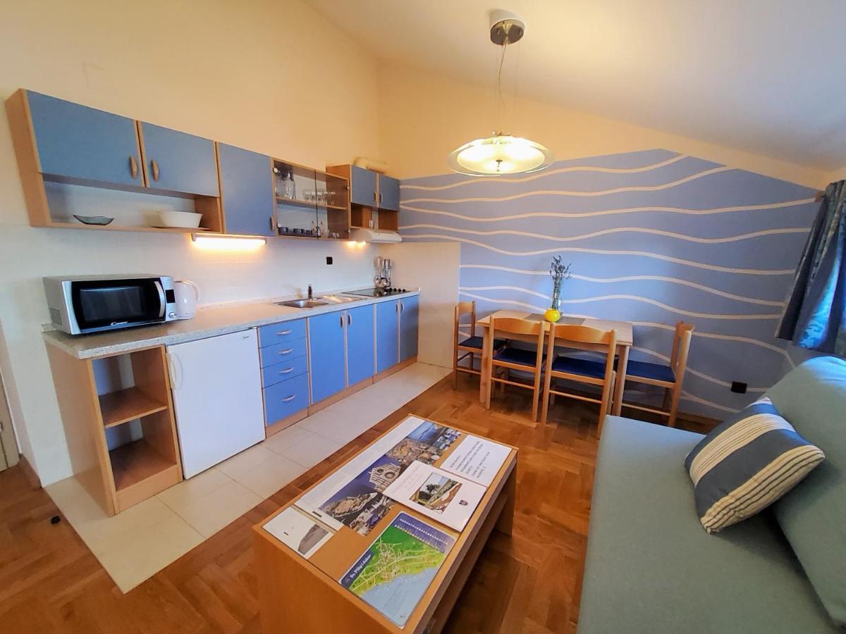 Apartments Petra I Karlo Turanj Esterno foto